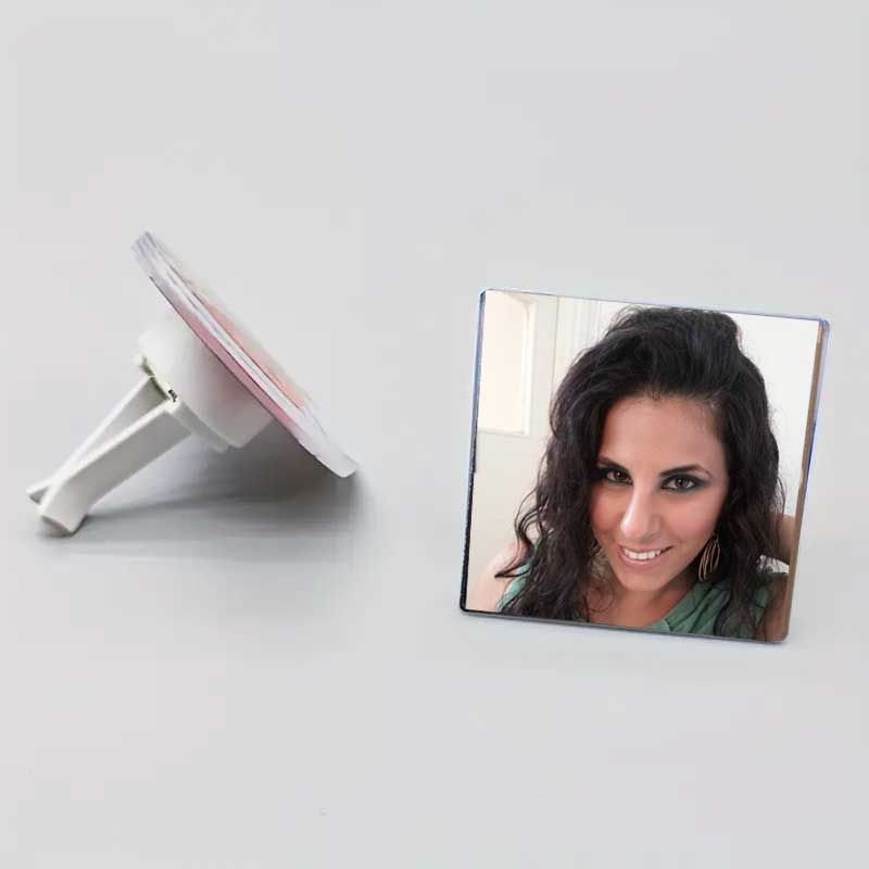 מפיץ ריח לרכב - מבשם אוויר עם תמונה אישית להצמדה לפתח האוורור של הרכב.