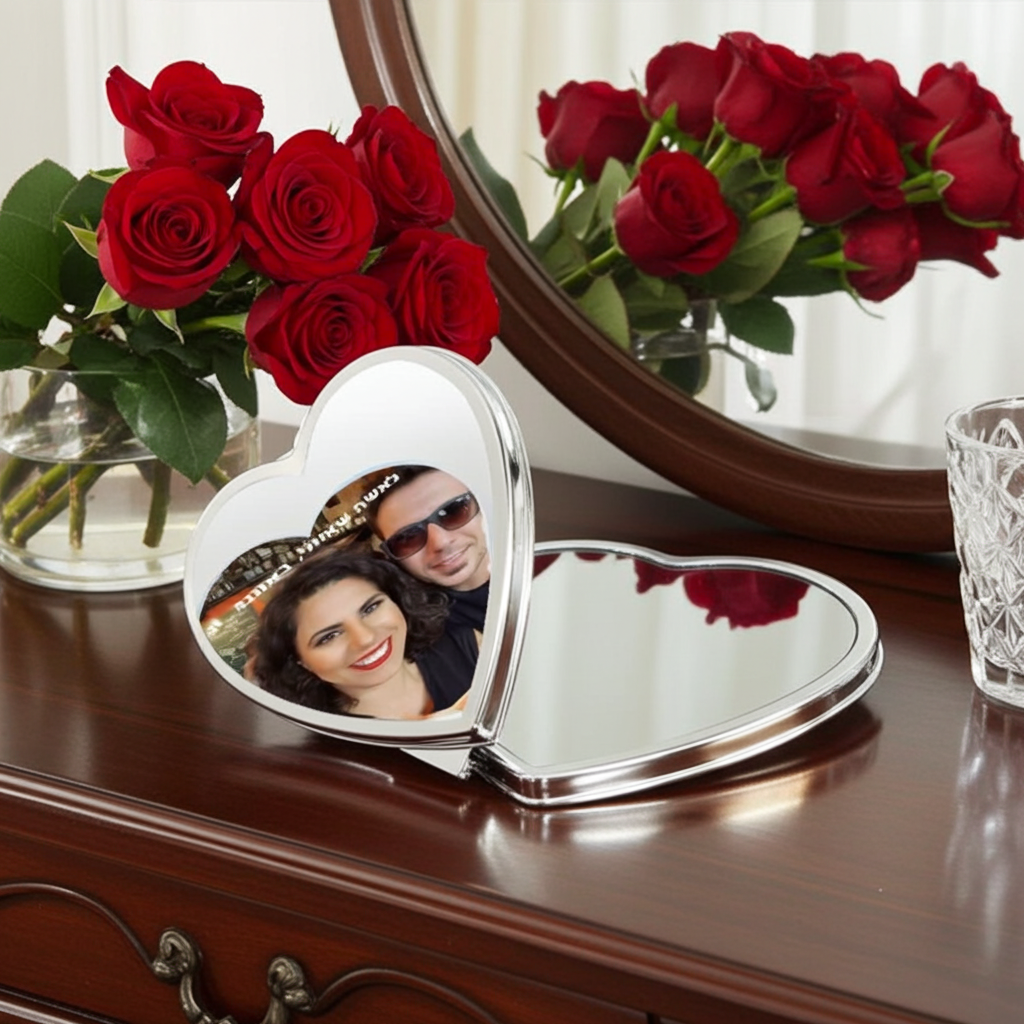 מראת כיס ממתכת בצורת לב מתנה ליום האהבה